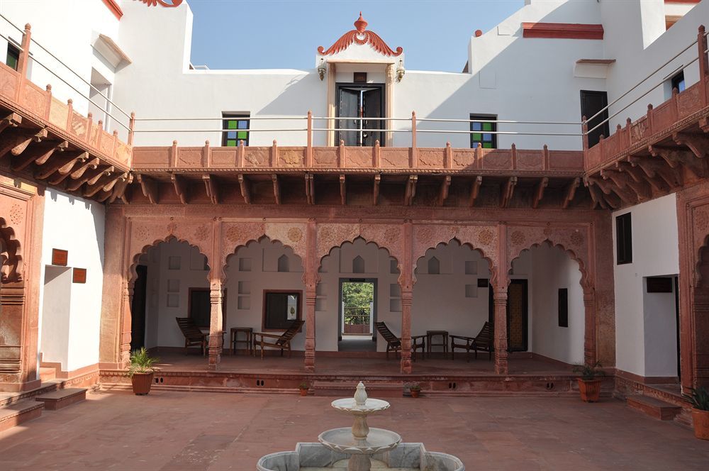 Chandra Mahal Haveli Luhāru Exteriör bild