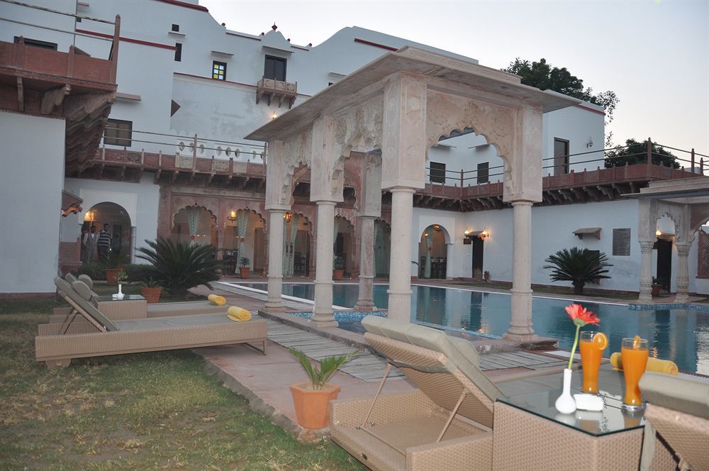 Chandra Mahal Haveli Luhāru Exteriör bild