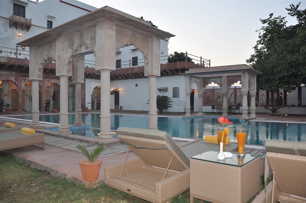 Chandra Mahal Haveli Luhāru Exteriör bild